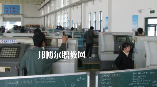 含山電子工程學(xué)校2020年報(bào)名條件、招生要求、招生對(duì)象