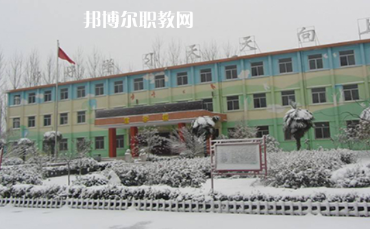 淮北市烈山區(qū)中等專業(yè)學(xué)校2020年報(bào)名條件、招生要求、招生對(duì)象