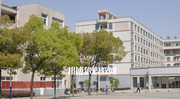 安徽玉成汽車職業(yè)學校2020年報名條件、招生要求、招生對象