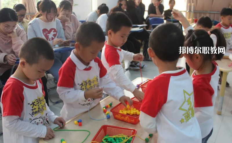 貴陽2021年中專幼師學?？梢钥即髮? width=