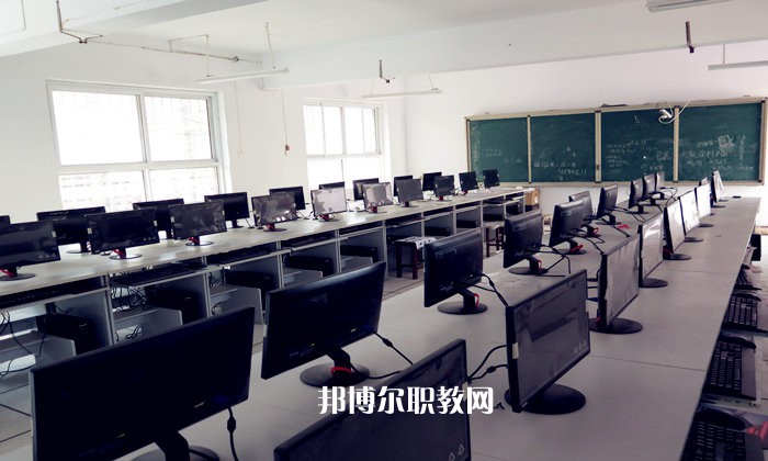 ?？h職業(yè)中等專業(yè)學(xué)校2021年招生辦聯(lián)系電話