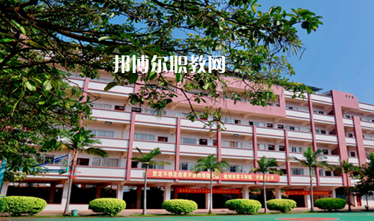 肇慶廣寧衛(wèi)生中等職業(yè)技術(shù)學(xué)校2021年報(bào)名條件、招生要求、招生對(duì)象
