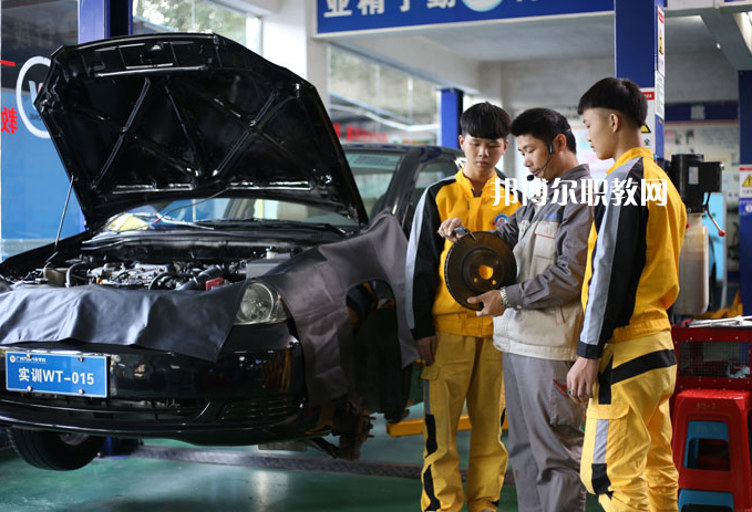 重慶2021年讀汽修學校學什么技術好