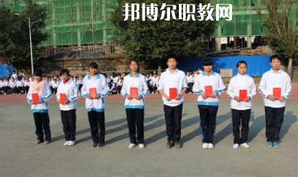 重慶市墊江縣第二職業(yè)中學(xué)校2021年報名條件、招生要求、招生對象
