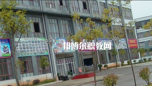 黔西南州英才職業(yè)技術(shù)學(xué)校2021年報(bào)名條件、招生要求、招生對(duì)象