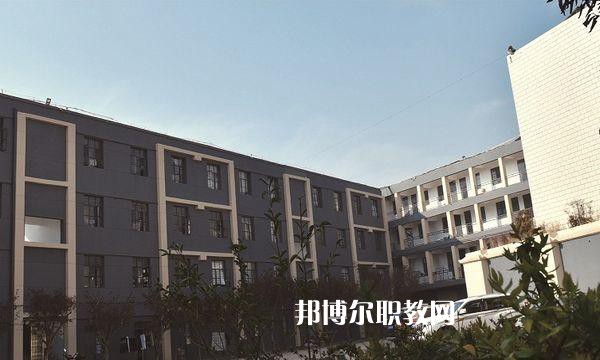 云南冶金高級技工學(xué)校2021年宿報(bào)名條件、招生要求、招生對象