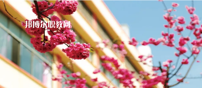 云南昆明工業(yè)學(xué)校2021年報(bào)名條件、招生要求、招生對象