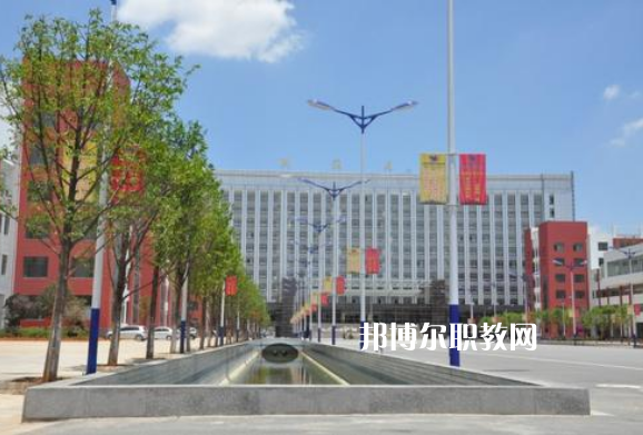 云南電子信息高級技工學(xué)校2021年報名條件、招生要求、招生對象