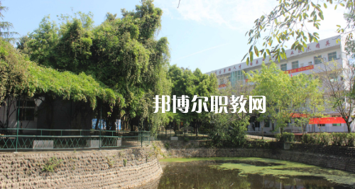 成都青華職業(yè)學(xué)校怎么樣、好不好