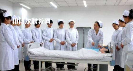 曲靖衛(wèi)生學(xué)校2021年報(bào)名條件、招生要求、招生對(duì)象