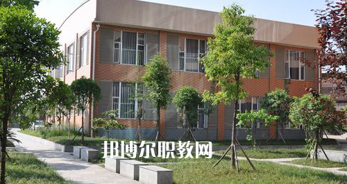 眉山科學技術(shù)學校2021年招生辦聯(lián)系電話