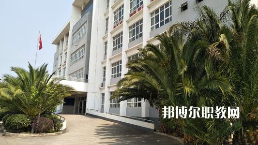 晉寧職業(yè)高級中學(xué)2021年報(bào)名條件、招生要求、招生對象