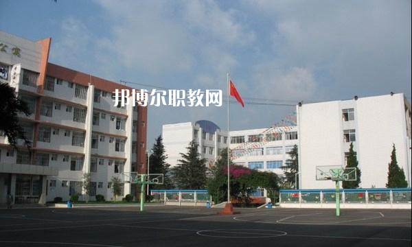 云南貿(mào)易經(jīng)濟(jì)學(xué)校2021年報(bào)名條件、招生要求、招生對(duì)象