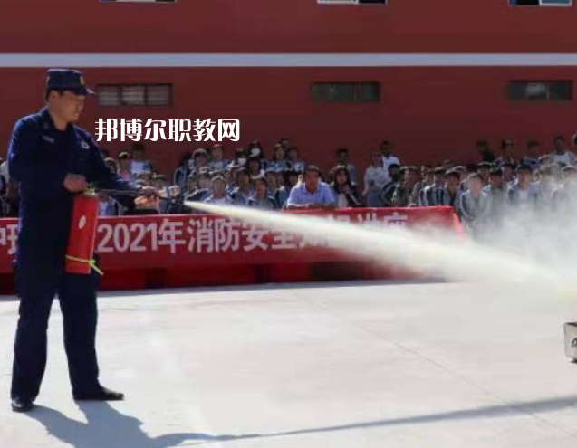 定西隴中護(hù)理學(xué)校2022年報(bào)名條件、招生要求、招生對(duì)象