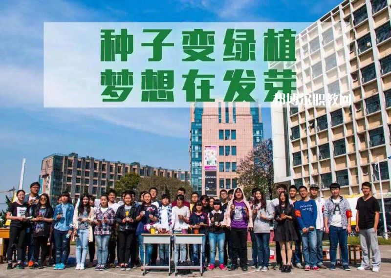 江蘇傳媒學(xué)校2022年報(bào)名條件、招生要求、招生對(duì)象