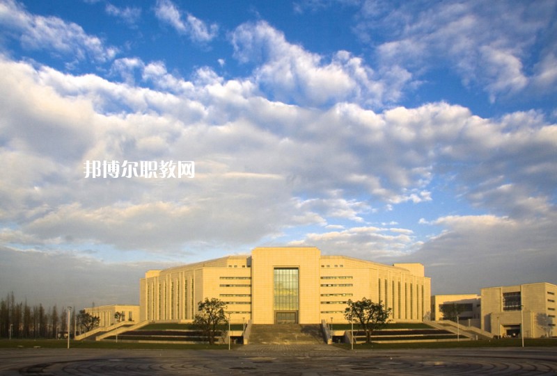 重慶開州區(qū)職業(yè)教育中心2022年招生簡(jiǎn)章 