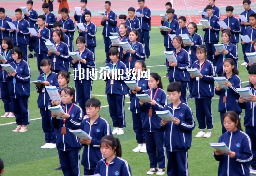 崇信縣職業(yè)教育中心2022年報名條件、招生要求、招生對象 