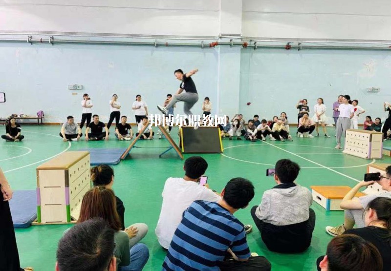 南京體育運動學(xué)校2022年招生辦聯(lián)系電話