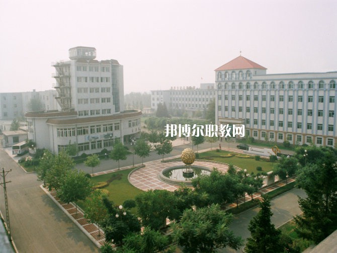 重慶市紡織技工學校2022年學費、收費多少 