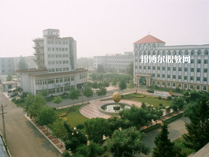 重慶五里店職業(yè)中學(xué)2022年學(xué)費(fèi)、收費(fèi)多少 