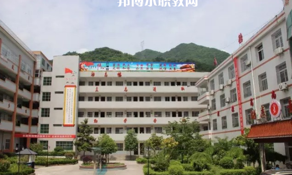 鎮(zhèn)巴職業(yè)中學怎么樣、好不好