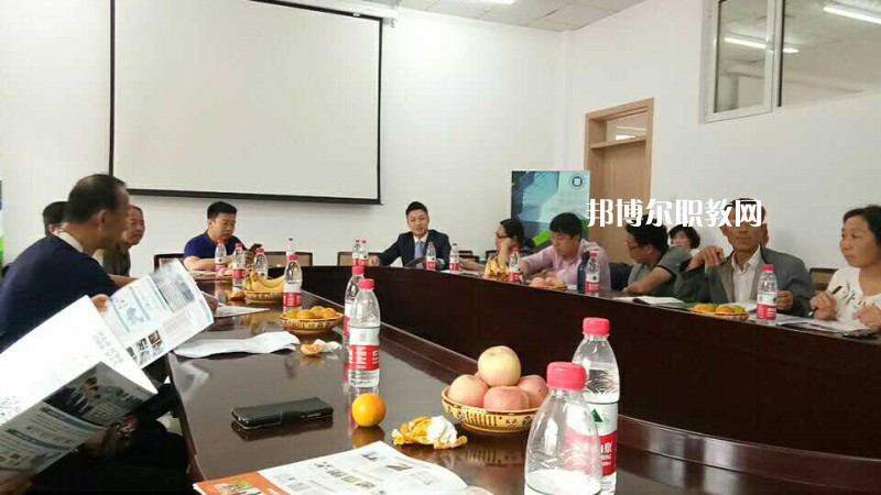 秦皇島渤?？萍贾械葘I(yè)學(xué)校2022年招生辦聯(lián)系電話