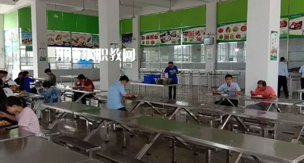 貴州貴陽(yáng)經(jīng)貿(mào)職業(yè)學(xué)校2022年報(bào)名條件、招生要求、招生對(duì)象