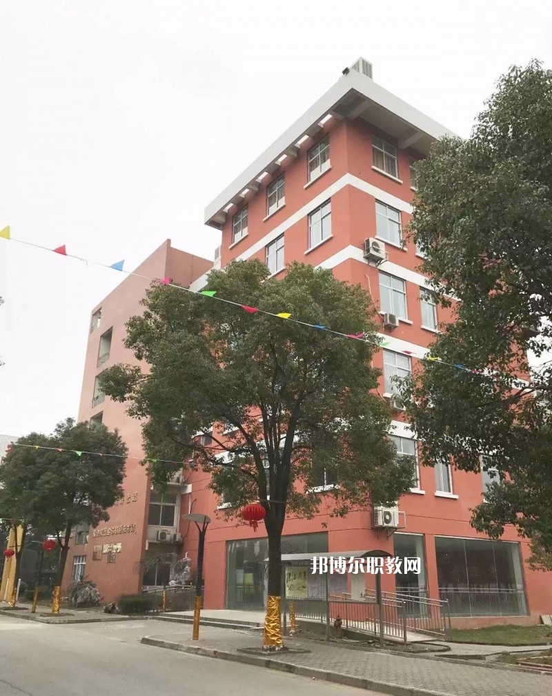 蘇州福納影視藝術(shù)學(xué)校2022年報(bào)名條件、招生要求、招生對(duì)象