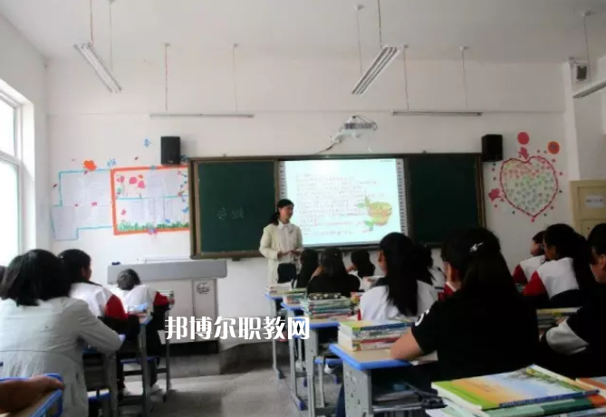 舟曲縣職業(yè)中學2022年學費、收費多少