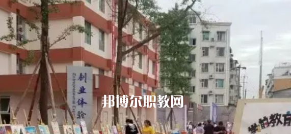 天府成人中等專(zhuān)業(yè)學(xué)校2022年學(xué)費(fèi)、收費(fèi)多少