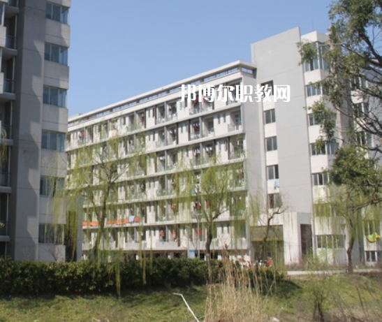 江蘇海安中等專業(yè)學校2022年招生辦聯系電話