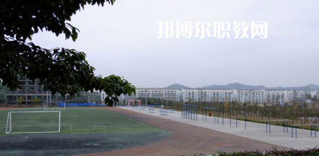 閬中江南高級職業(yè)中學(xué)怎么樣，好不好
