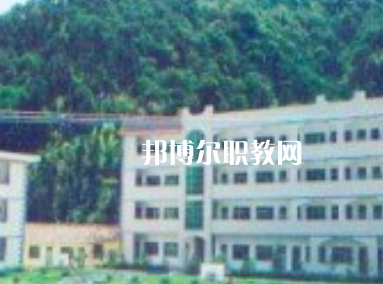 冕寧縣職業(yè)技術(shù)學(xué)校2022年報(bào)名條件、招生要求、招生對象