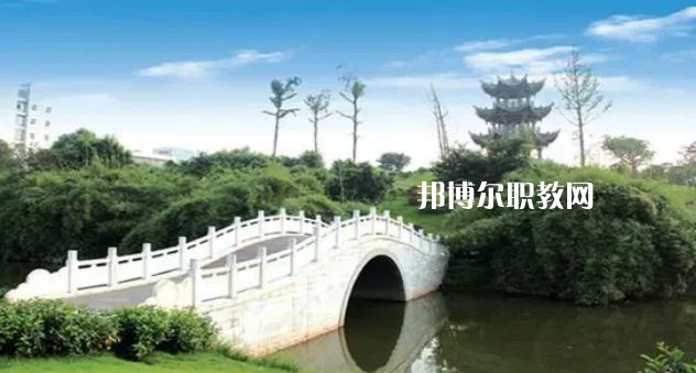 瀘州醫(yī)學(xué)院衛(wèi)生學(xué)校2022年報名條件、招生要求、招生對象