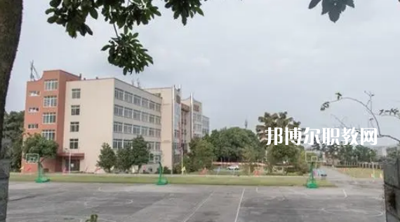 瀘州交通技工學(xué)校2022年報(bào)名條件、招生要求、招生對(duì)象