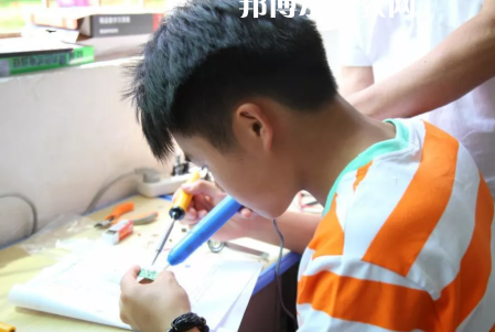 安順機(jī)械工業(yè)學(xué)校2022年報(bào)名條件、招生要求、招生對(duì)象