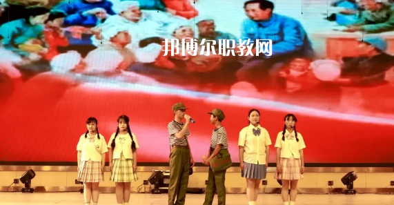 普定職業(yè)技術學校2022年招生辦聯(lián)系電話