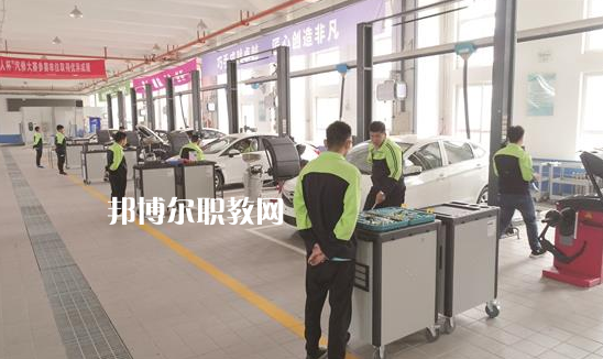 河北曲陽雕刻學(xué)校2022年學(xué)費、收費多少