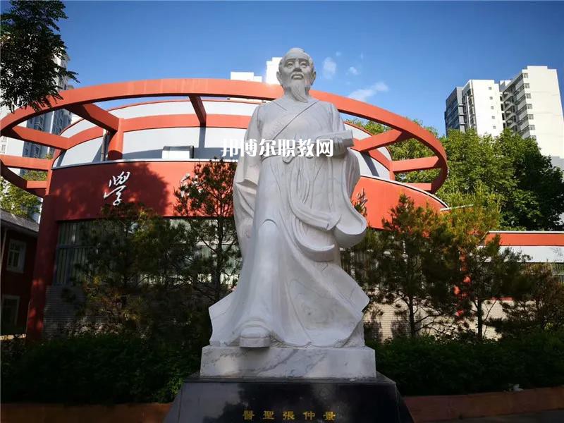 天水衛(wèi)生學(xué)校2022年報名條件、招生要求、招生對象