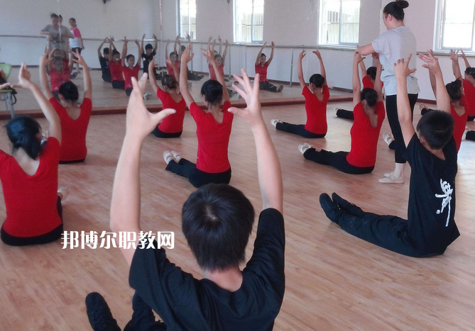 南寧民族歌舞藝術(shù)職業(yè)技術(shù)學(xué)校2022年學(xué)費(fèi)、收費(fèi)多少
