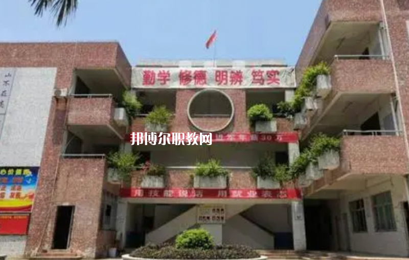佛山騰飛技工學(xué)校2022年報(bào)名條件、招生要求、招生對象