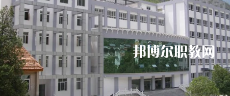 四川省甘孜衛(wèi)生學(xué)校2022年報(bào)名條件、招生要求、招生對象