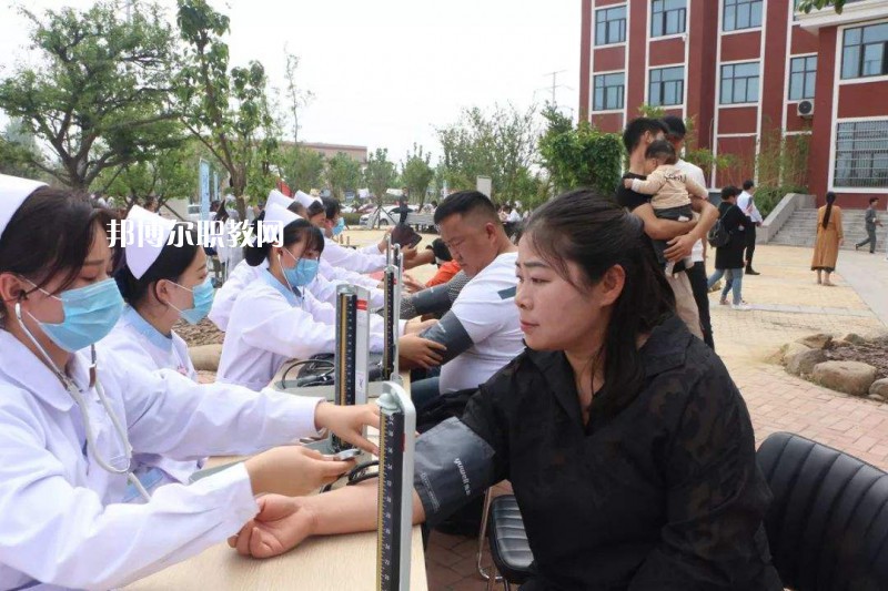 阜陽(yáng)衛(wèi)生學(xué)校2022年報(bào)名條件、招生要求、招生對(duì)象