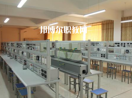 保定工程技術(shù)學(xué)校2022年報(bào)名條件、招生要求、招生對(duì)象