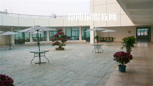 鎮(zhèn)江高等職業(yè)技術(shù)學(xué)校2022年報(bào)名條件、招生要求、招生對(duì)象