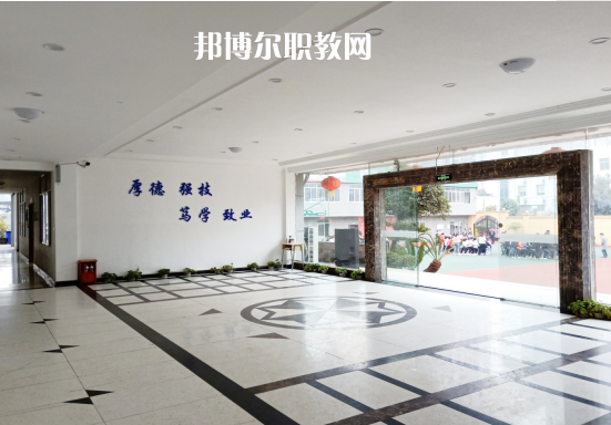 重慶機(jī)電技工學(xué)校2022年報(bào)名條件、招生要求、招生對(duì)象