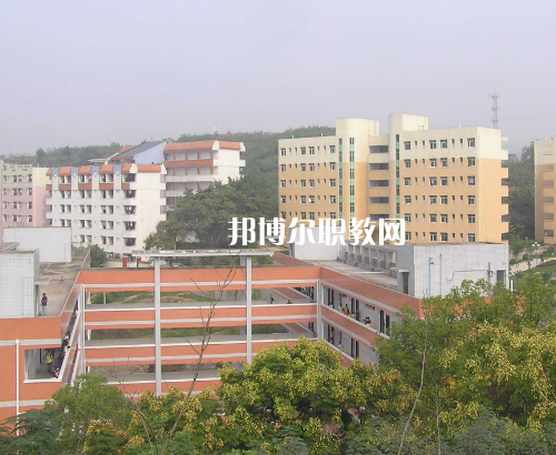 重慶貿(mào)易中等職業(yè)學(xué)校2022年報(bào)名條件、招生要求、招生對(duì)象