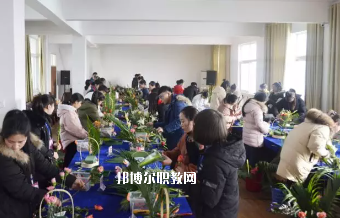 安徽省阜陽農(nóng)業(yè)學(xué)校2022年報(bào)名條件、招生要求、招生對(duì)象