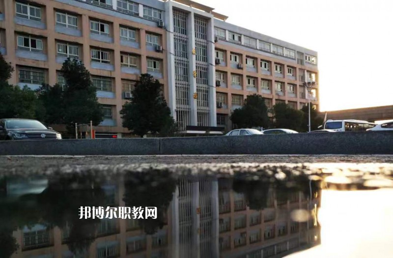安徽紅十字會衛(wèi)生學校2022年報名條件、招生要求、招生對象