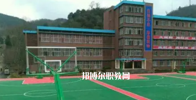 貴州現(xiàn)代經(jīng)濟(jì)學(xué)校2022年招生辦聯(lián)系電話(huà)